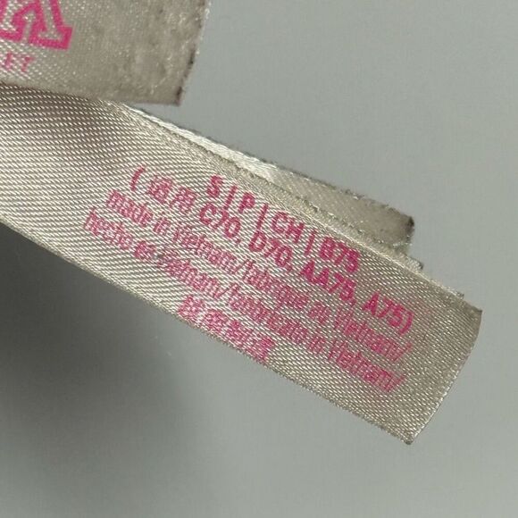 A10 -- PINK Victoria's Secret Black Lace Bralette Size Small - Picture 7 of 8